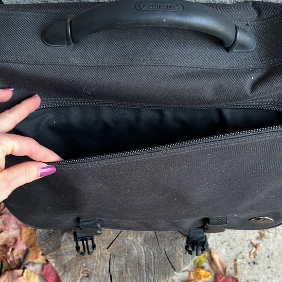 Samsonite Padded Messenger Bag/Laptop Bag - Picture 4 of 7